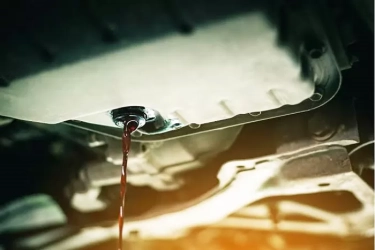 Nggak Cuma Ganti, Kalau Sudah KM Segini, Oli Transmisi Mobil Matic Perlu Dikuras