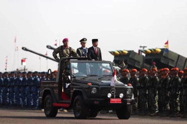 Saat HUT ke-79 TNI, Jokowi Puji Peran TNI 10 Tahun Terakhir Jaga Kedaulatan dan Selesaikan Krisis