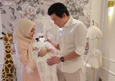 Syahrini Akui Belajar Banyak Hal Usai Menjadi Orang Tua