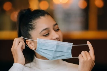 10 Cara Mengatasi Jerawat Akibat Penggunaan Masker, Dikenal dengan Istilah 'Maskne', Ini Dia Penjelasannya!