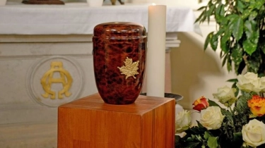 Diselingkuhi, Wanita Asal Kanada Nekat Memakan Abu Jenazah Suaminya: Saya Menelannya!