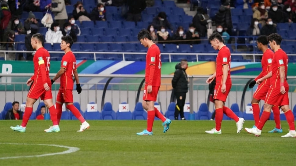Pemain China Mengeluh Sebelum Lawan Timnas Indonesia