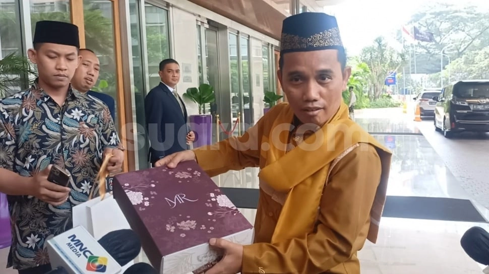 Viral, Ustaz Maulana Boncengan Sepeda Motor di Jalan Raya Nggak Pakai Helm