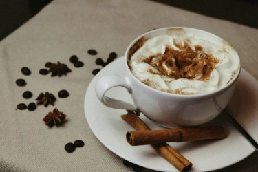Jerawat Makin Parah Karena Sering Konsumsi Kopi Manis, Berikut Hubungan Antara Kopi Dengan Jerawat