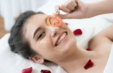Manfaat dan Cara Membuat Masker Tomat Untuk Menghilangkan Flek Hitam di Wajah, Praktis dan Ekonomis!