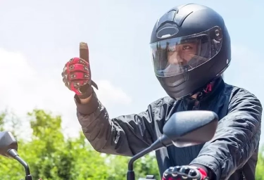 Memilih Helm Motor Nggak Bisa Asal, Ini Panduan Ukurannya Supaya Nggak Sakit di Kepala