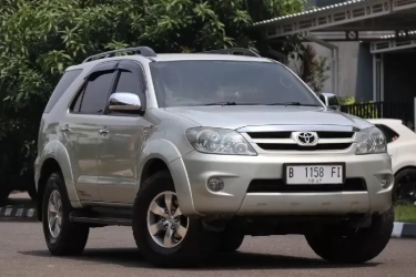 Terjun Bebas! Harga Mobil Bekas Toyota Fortuner Bensin Cuma Segini, Mahalan Juga LCGC Calya-Sigra