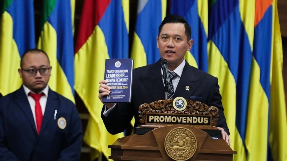 Judul Disertasi AHY, Raih Gelar Doktor dari UNAIR dengan Predikat Cum Laude
