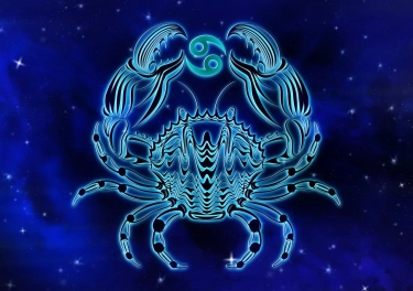 Bikin Zodiak Cancer Jatuh Cinta, Intip 12 Cara untuk Menarik Perhatian Mereka