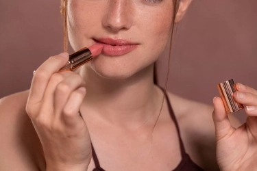 Kunci Memilih Warna Lipstik Agar Terlihat Awet Muda, Sesuaikan dengan Jenis Kulit