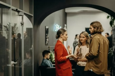 Miliki Sihir Alami Lewat Mata: 4 Zodiak ini Mudah Memikat Orang dengan Tatapan yang Meluluhkan Hati