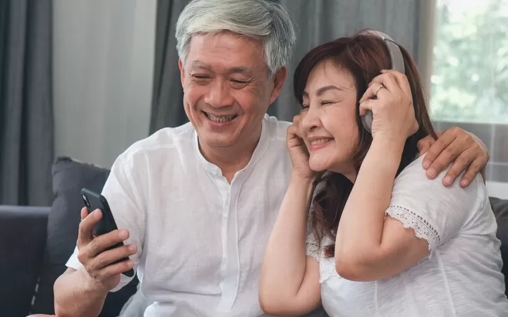 Orang yang Menjadi Lebih Bahagia di Kemudian Hari Biasanya Mengadopsi 10 Kebiasaan Sehari-Hari Ini, Apa Saja?