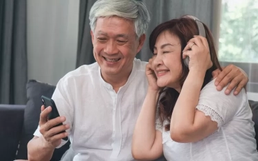 Orang yang Menjadi Lebih Bahagia di Kemudian Hari Biasanya Mengadopsi 10 Kebiasaan Sehari-Hari Ini, Apa Saja?