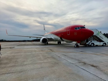 Uji Coba Pendaratan Pesawat Kepresidenan Boeing 737-800 di Bandara IKN Berjalan Mulus