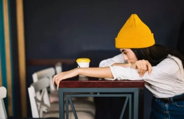 Ciri-ciri Orang Menyerah dalam Mencari dan Menemukan Cinta: 8 Kebiasaan yang Menunjukkan Pesimisme