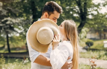 Agar Jodoh Bisa Datang Sendiri Tanpa Perlu Dikejar, Ini 4 Hal yang Sebaiknya Anda Lakukan