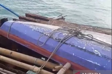 Tim SAR Bagi Tim Pencari Nelayan Hilang Tenggelam di Muara Cikaso