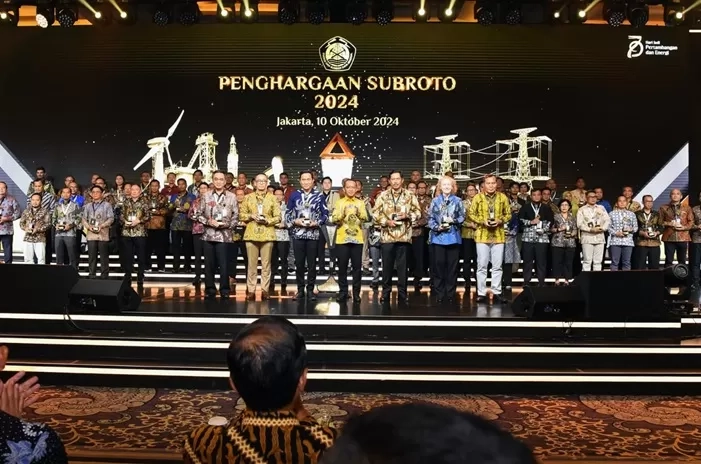 Turut Lestarikan Budaya Tenun di Sumbawa Barat, AMMAN Raih Subroto Award 2024