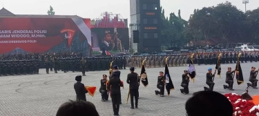 Kala Jokowi dan Polri Saling Beri Penghargaan saat Apel Kesiapan Pengamanan Pelantikan Presiden