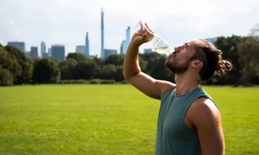 Lima Tips Agar Tetap Sehat Saat Menjalani Aktivitas Dalam Mengahadapi Cuaca Panas