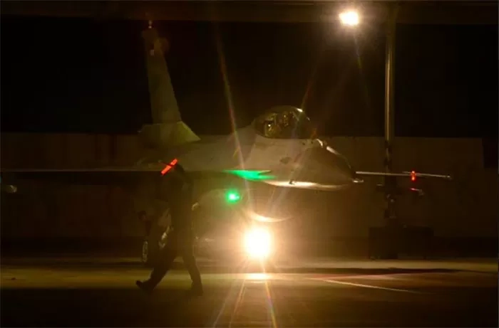 Tingkatkan Kemampuan Para Penerbang Tempur, Lanud TNI AU Iswahjudi Selenggarakan Latihan Terbang Malam Hari
