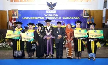 Universitas Terbuka Surabaya Luluskan 1.214 Wisudawan, Meniti Karier Gemilang Menginspirasi Dunia Bersama UT Surabaya