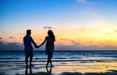5 Aktivitas Sederhana yang Bisa Anda Lakukan untuk Mempererat Ikatan Emosional dengan Pasangan, Salah Satunya Menulis Surat