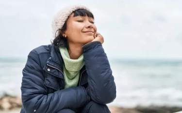 Cara Menikmati Rasa Kesendirian: 5 Perilaku agar Tetap Bahagia Meski sedang Kesepian