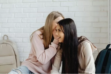 Nggak Cepu! 4 Zodiak ini Terkenal sebagai Teman Curhat yang Baik, Jadi Sahabat yang Paling Bisa Dipercaya