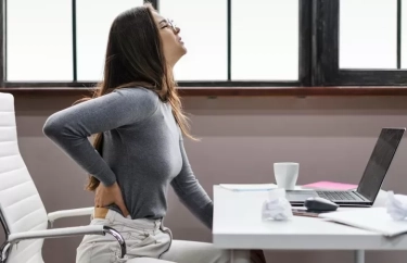 Ternyata Penyebab Sakit Punggung: Jangan Sepelekan! Bisa Jadi Cedera