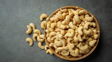 5 Makanan Alami untuk Menurunkan Kadar Asam Urat, Termasuk Kacang Mete dan Kurma