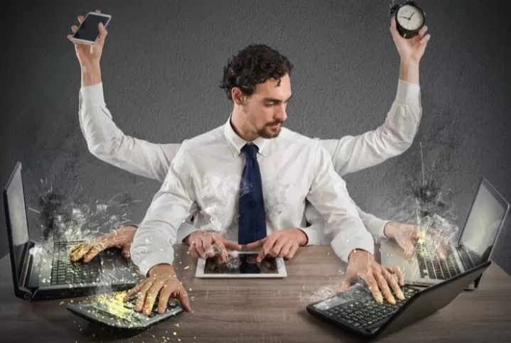 Alih-alih Membuat Produktif, Multitasking Justru Merusak Produktivitas kerja dan Menurunkan Daya IQ, Simak Faktanya!