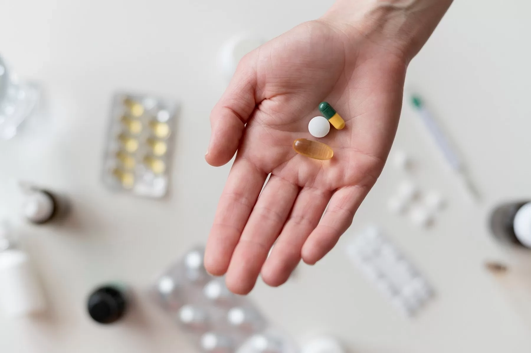 Apakah Perlu Mengonsumsi Suplemen dan Multivitamin? Simak dan Pahami Efek Sampingnya