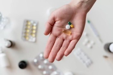 Apakah Perlu Mengonsumsi Suplemen dan Multivitamin? Simak dan Pahami Efek Sampingnya