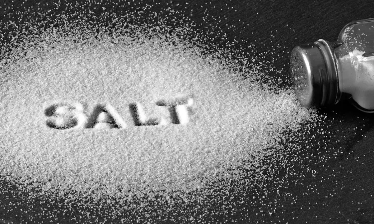 MSG atau Garam, Mana yang Lebih Sehat untuk Pola Makan Keluarga?