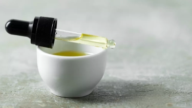 Simak Manfaat dan Cara Menggunakan Tea Tree Oil untuk Mengobati Jerawat di Kulit Wajah Anda