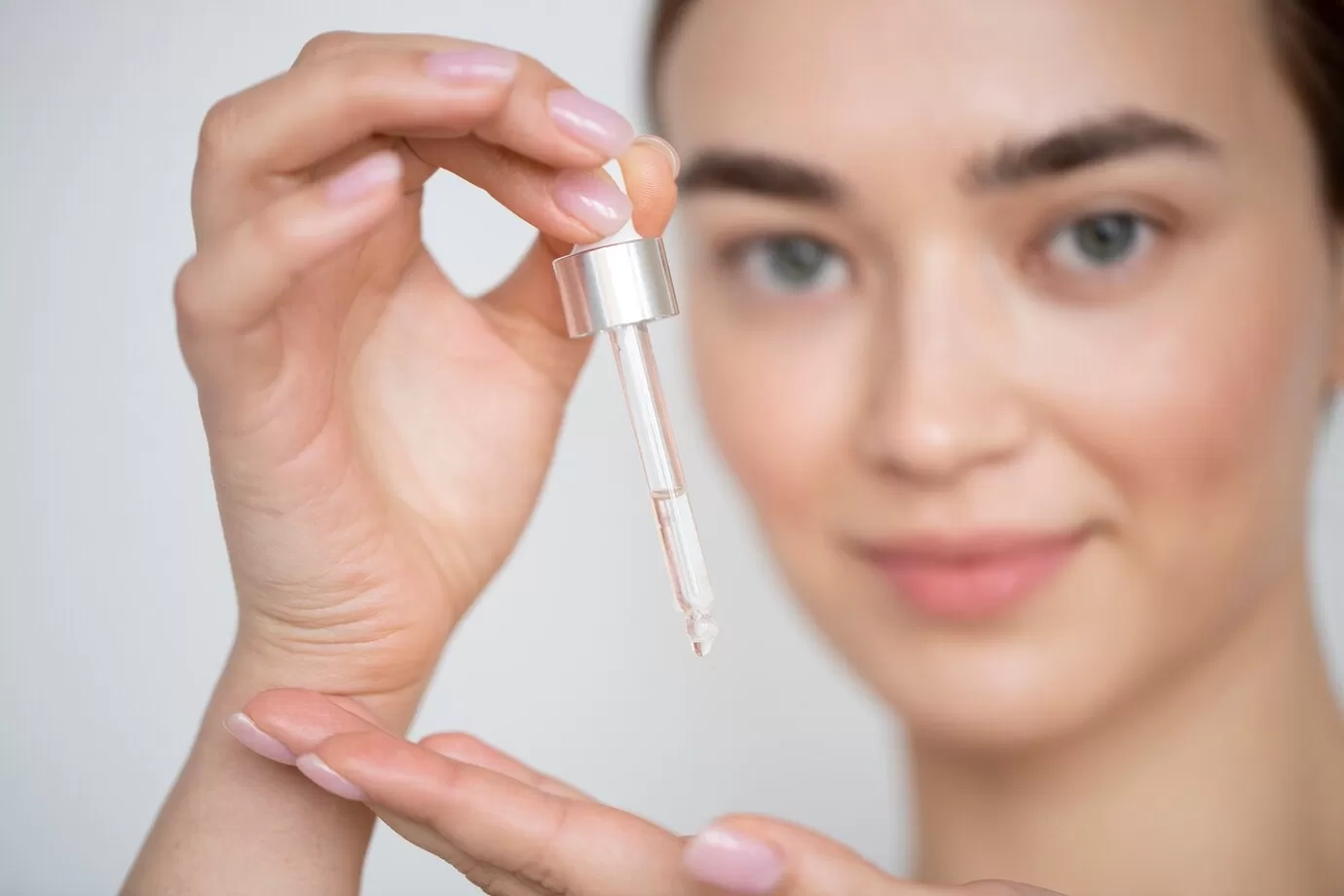 Apa Saja Manfaat Niacinamide untuk Kulit Wajah? Simak 6 Daftar Manfaatnya