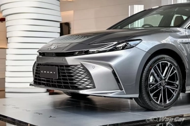 Cocok Nih untuk Mobil Dinas Baru Menteri-menterinya Prabowo Subianto, Camry Hybrid XV80 Baru Meluncur di Thailand