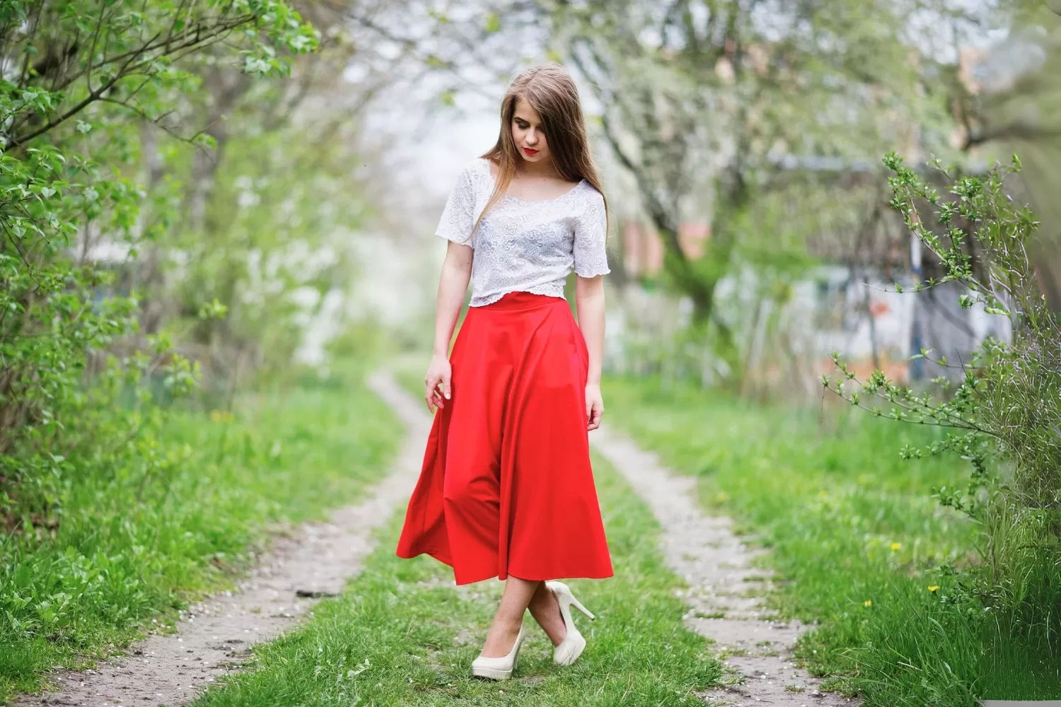 Kenali 7 Sepatu Stylish yang Sempurna untuk Rok Maxi: Panduan Gaya yang Tak Boleh Dilewatkan