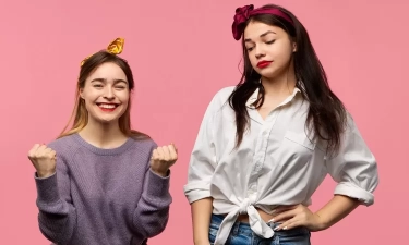 Perempuan yang Merasa Perlu Bersaing dengan Perempuan Lainnya, Biasanya Menampilkan 8 Perilaku Ini