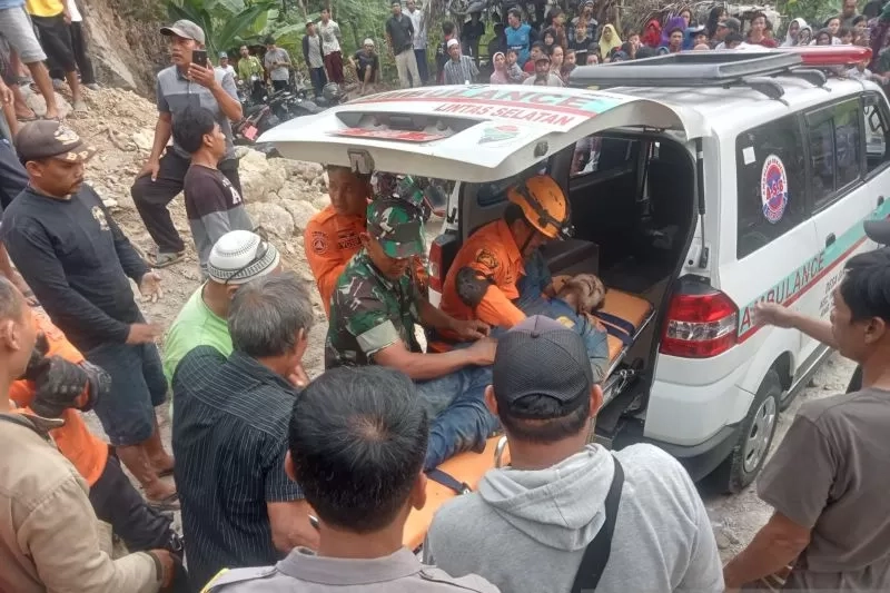 Puluhan Warga Terjebak di Dermaga Bekas Tambang Pasir, Basarnas Kirim Helikopter ke Sukabumi