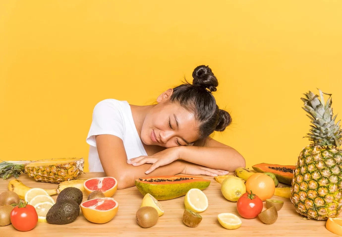 10 Daftar Makanan Anti Jerawat: Konsumsi Rutin untuk Membangun Pertahanan Kulit Anda