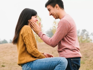 6 Cara Pria Memandang Perempuan yang Dicintainya: Menguak Sisi Romantisme Cinta Lewat Mata Turun ke Hati