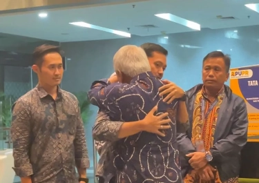 Suasana Haru Iringi Langkah Basuki Hadimuljono Tinggalkan Kantor Kementerian PUPR, “We Love You”