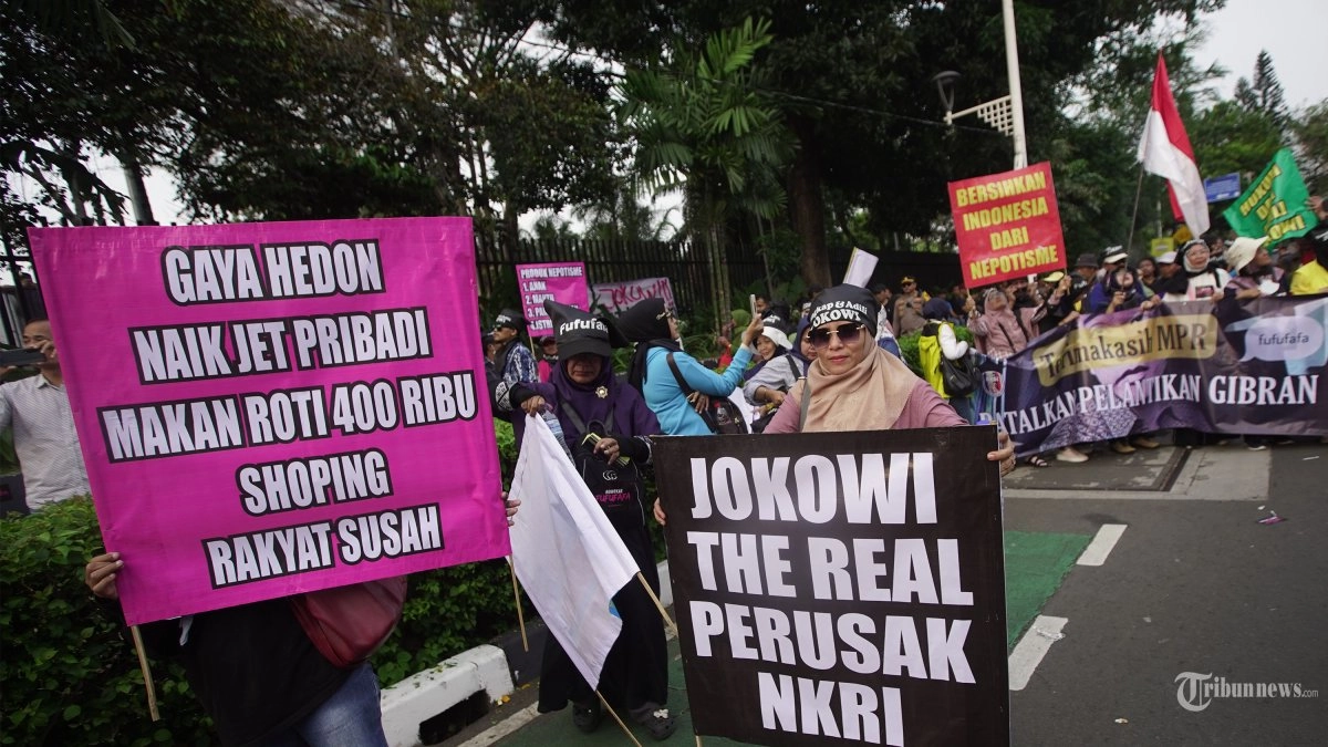 1.929 Personel Gabungan Amankan Aksi 'Adili 10 Tahun Dosa Kepemimpinan Jokowi' di Istana Merdeka