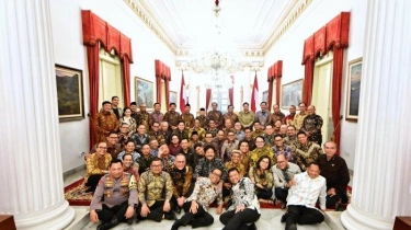 Momen Jokowi Santap Siang Terakhir dengan Anggota Kabinet di Istana
