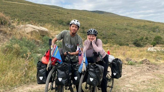 Perjalanan Couple Goals Rafli dan Zahra Tiba di Madinah Setelah 200 Hari Gowes