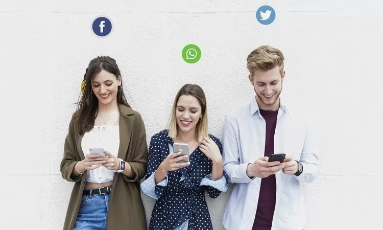 Orang yang Mudah Percaya Berita Palsu di Internet, Biasanya Punya 8 Ciri Ini Menurut Psikolog