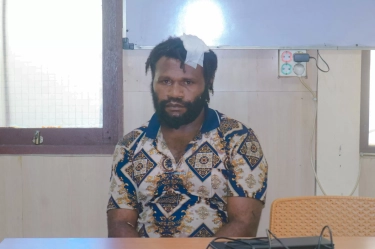 Penampakan Adik Panglima Tertinggi KKB Jemmy Magai Yogi saat Tiba di Polda Papua