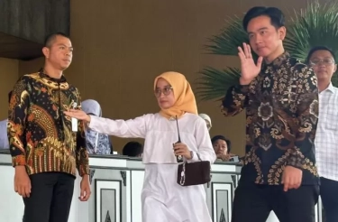 Wapres Terpilih Gibran Rakabuming Raka Hadiri Gladi Bersih Pelantikan di Kompleks Parlemen